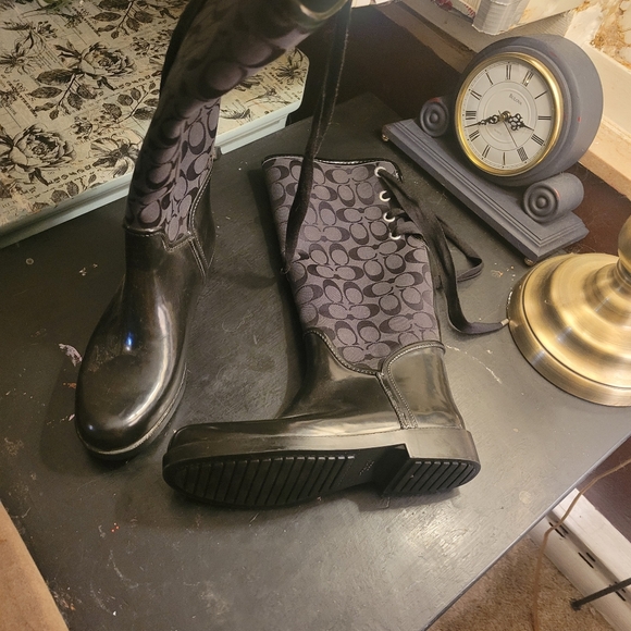 COACH Tristee Rainboot in Cyclamen - Picture 9 of 10